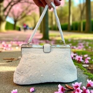 Langa' Women's Hand Beaded Evening Bag W Mother of Pearl Clasp VINTAGE 1950’s